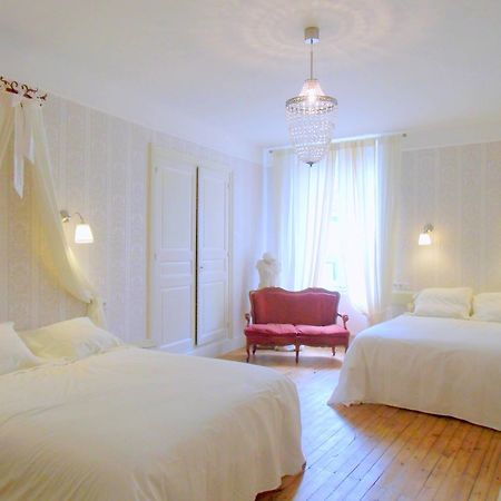 โฮเต็ล เรสเทอรองต์ เดอ ลา โปรวิดองซ์ Hotel Egliseneuve-d'Entraigues ภายนอก รูปภาพ