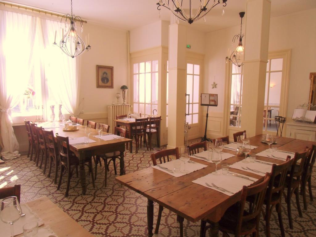 โฮเต็ล เรสเทอรองต์ เดอ ลา โปรวิดองซ์ Hotel Egliseneuve-d'Entraigues ภายนอก รูปภาพ