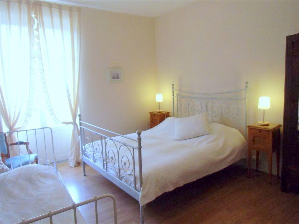 โฮเต็ล เรสเทอรองต์ เดอ ลา โปรวิดองซ์ Hotel Egliseneuve-d'Entraigues ภายนอก รูปภาพ