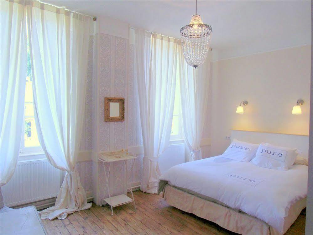 โฮเต็ล เรสเทอรองต์ เดอ ลา โปรวิดองซ์ Hotel Egliseneuve-d'Entraigues ภายนอก รูปภาพ