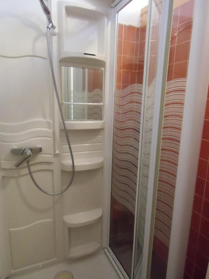 โฮเต็ล เรสเทอรองต์ เดอ ลา โปรวิดองซ์ Hotel Egliseneuve-d'Entraigues ภายนอก รูปภาพ